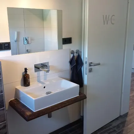 2 Bedroom Guest With Terrace דירה Oberbrechen