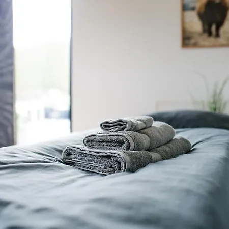 2 Bedroom Guest With Terrace Daire Becheln