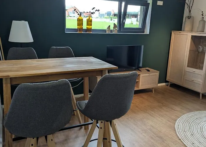 Apartmán 2 Bedroom Guest With Terrace Becheln